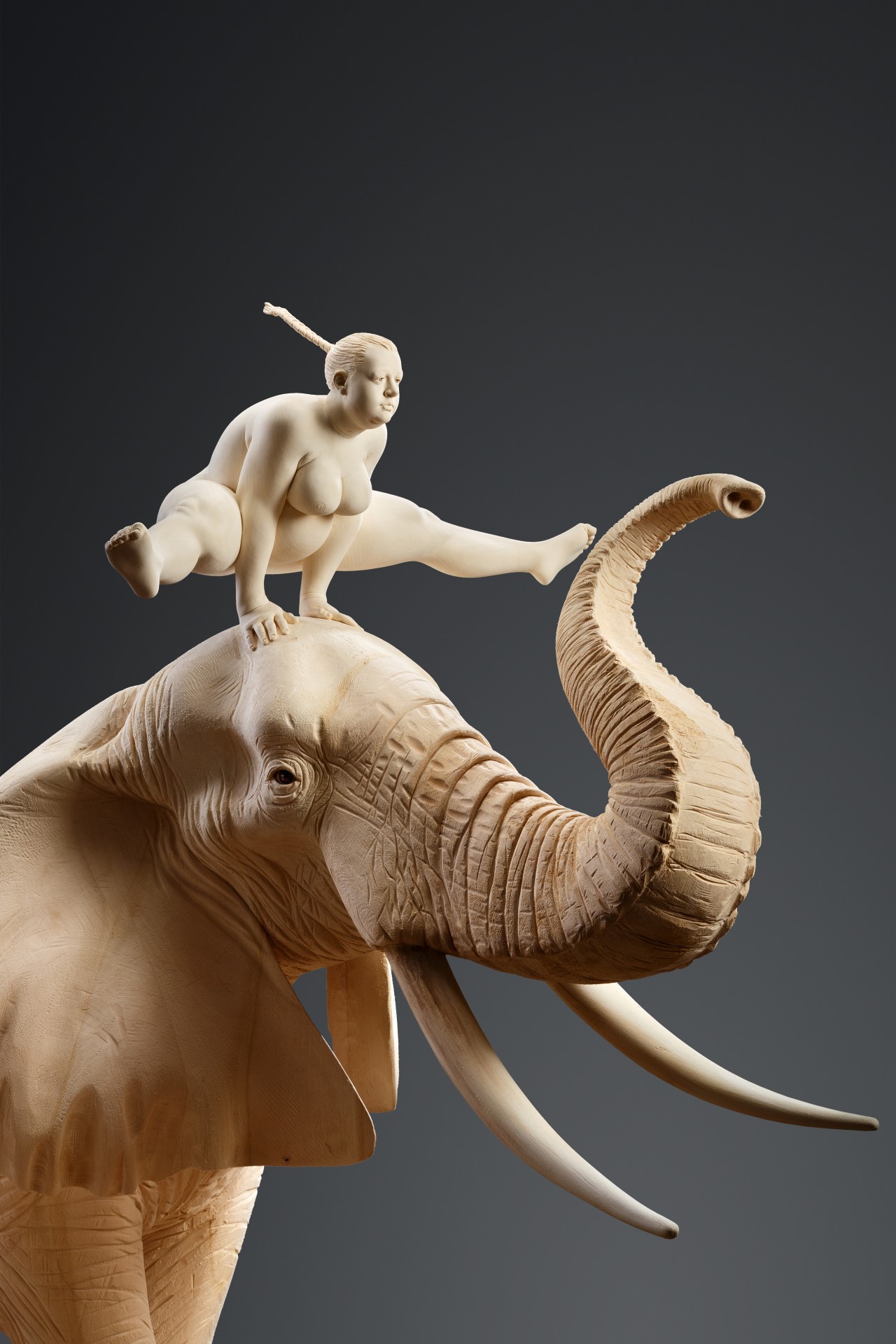 Leapfrog / 145x164x71cm / limewood / 2016, detail