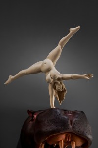 Detail of The perfect cartwheel / 70 x 65 x 65 cm / painted limewood / 2018